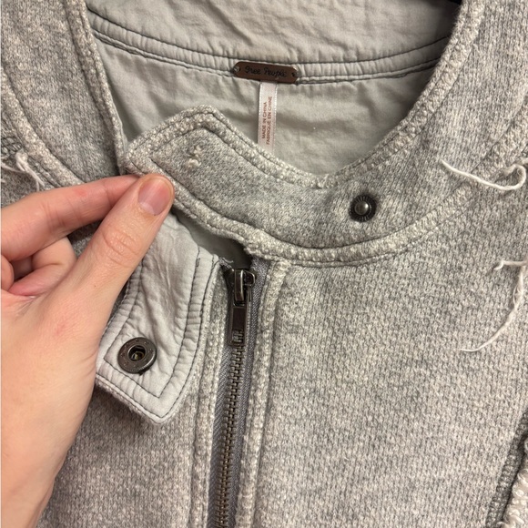 Free People Gray Distressed High/Low Cropped Jacket Size Medium - Picture 3 of 7